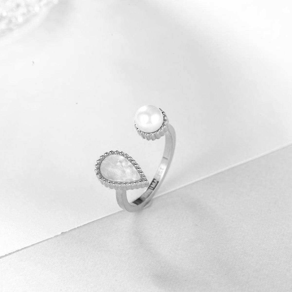 Drop / Ring Pearl Silver