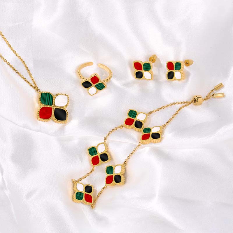 Joory / Necklace UAE Edition