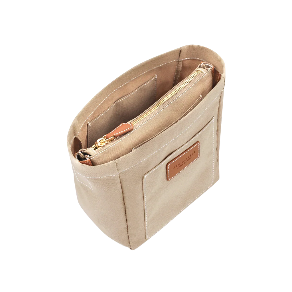 Alyazia Organiser