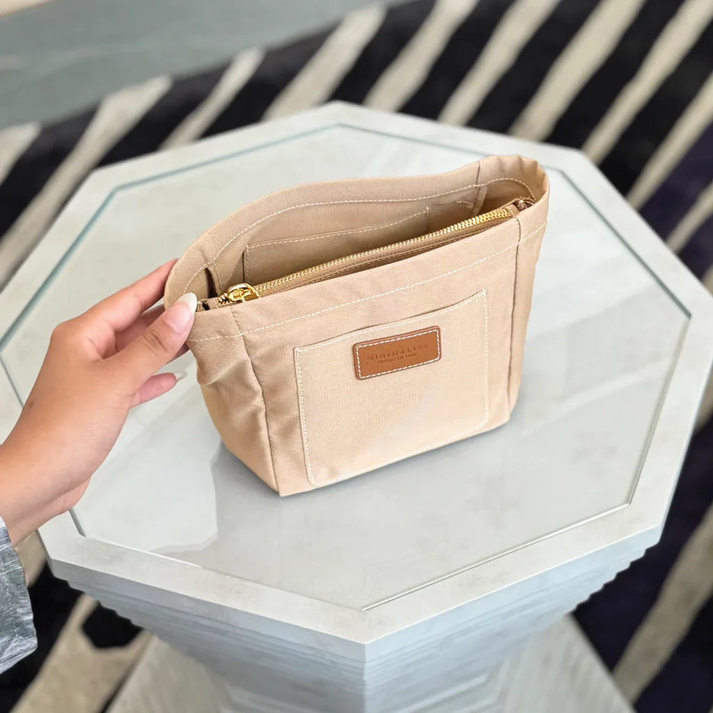 Alyazia Organiser