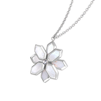 Lotus / Necklace Pearl Silver
