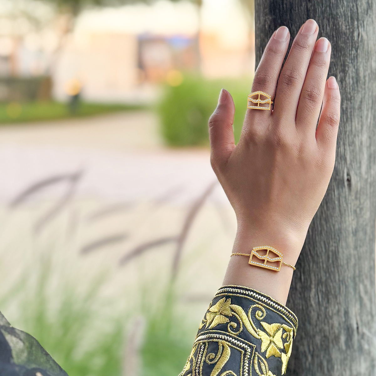 Burqa / Ring Gold